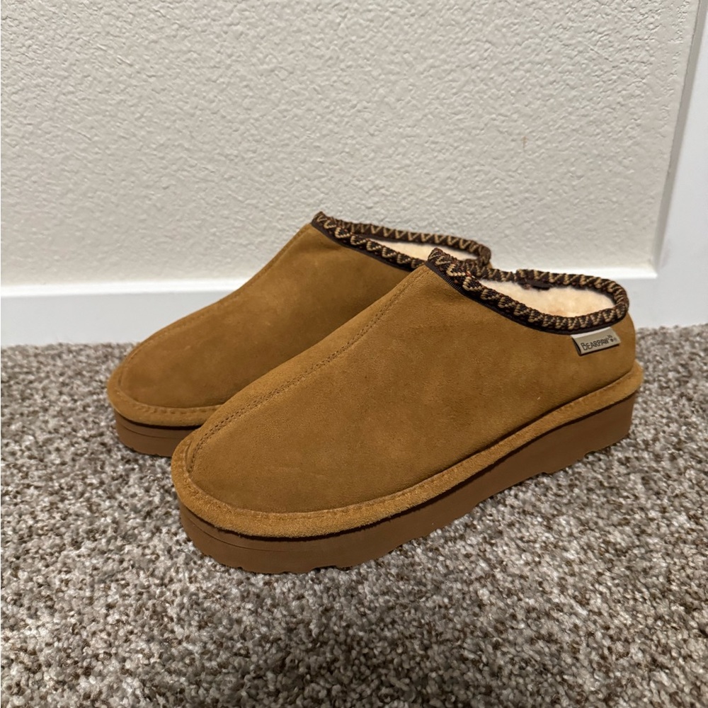 Bearpaw Tan Suede Slippers